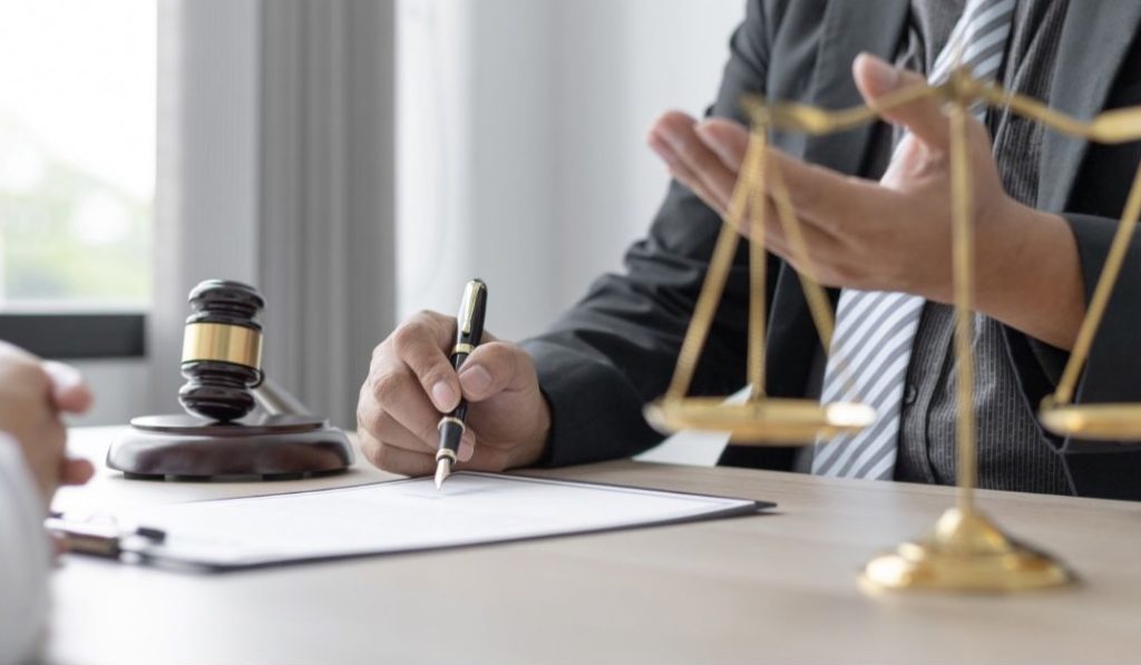 Õigusbüroo, korteriühistu jurist